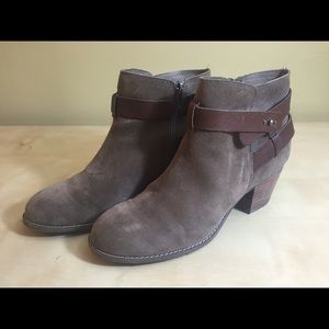 DV by Dolce Vita Jaxen camel suede booties