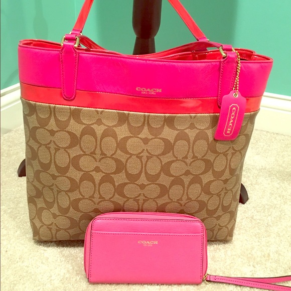 Coach purse and wristlet