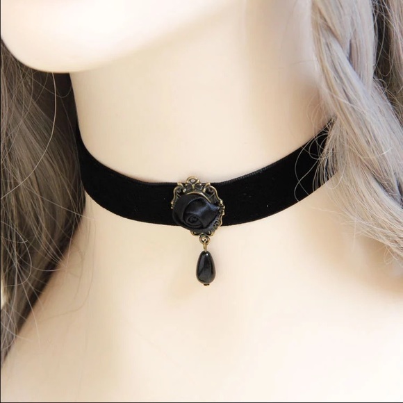 Gothic black rose choker necklace for women