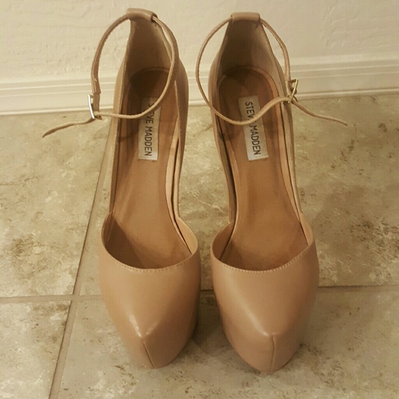 🛇SOLD! 🚫Steve Madden Deeny Pumps - Picture 1 of 3