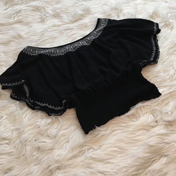 unique Tops - Unique Crop Top | size medium unique Tops - Unique Crop Top | size medium