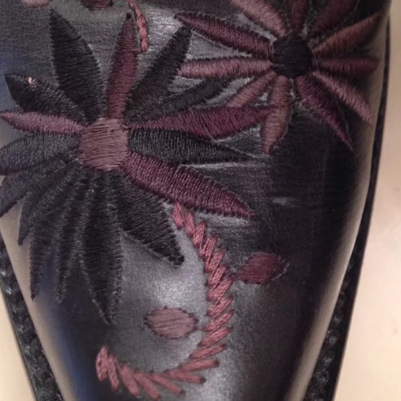 Yippee Ki Yay Boots 9 1/2  Embroidered