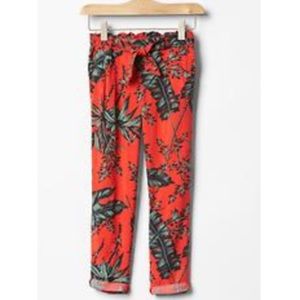 Girl's soft leafy pants never worn  NWT 👖🔖