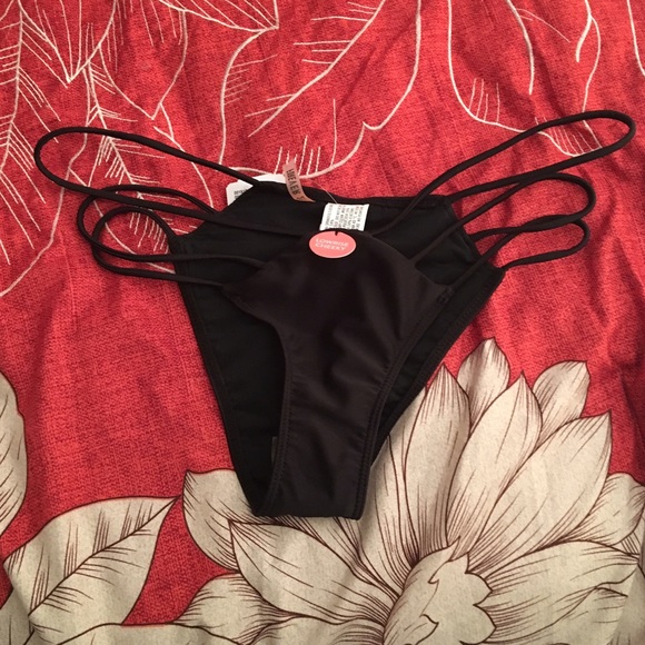 Black low rise cheeky bikini bottoms