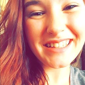 Meet your Posher, Courtney