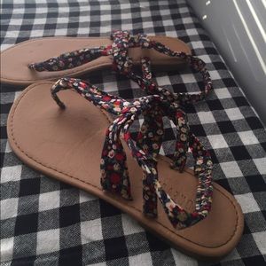 🌺 Floral Print Sandals 🌺