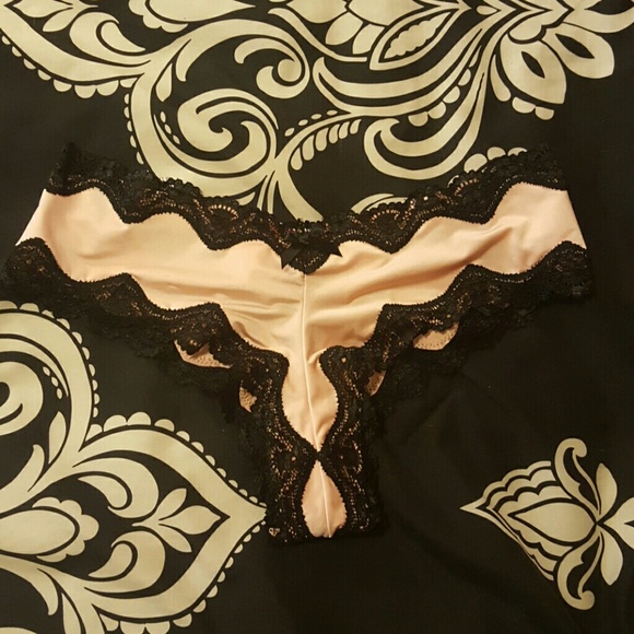 Victorias Secret cheekster panty w bow back