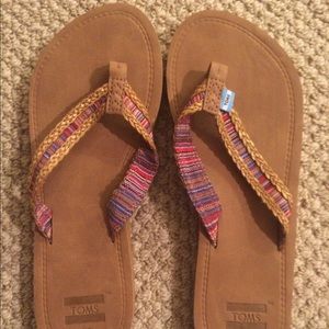 Toms sz 9 flip flops