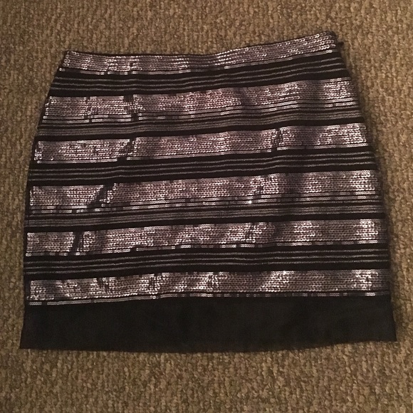 Express Sequin Skirt