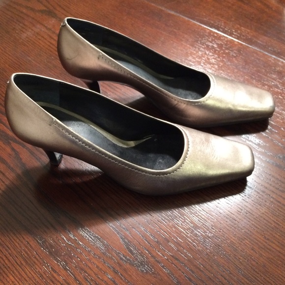 Shoes, color is actually pewter.