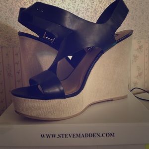 Steve Madden Eliee Black Wedges