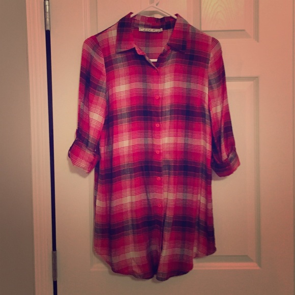 Perfect fall top! Light weight, super soft. XS.