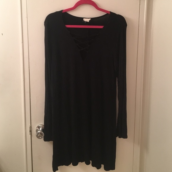 Bell sleeve lace up dress