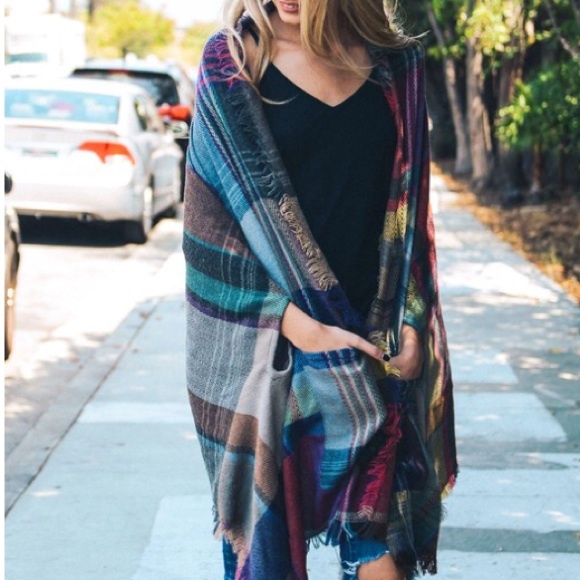 💕Plaid Multi Color Print Poncho - Picture 3 of 4