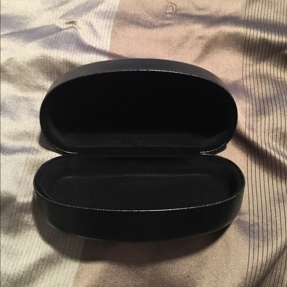 Brand new black leather sunglass case - Picture 2 of 2