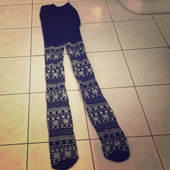 😍 Urban Outfitters Cozy Holiday Stockings - Picture 2 of 2