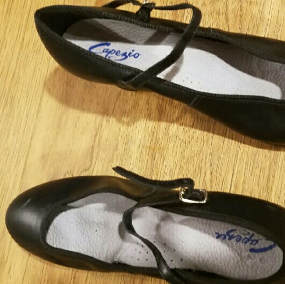 Tap character heels. Black capezio leather - Picture 4 of 4