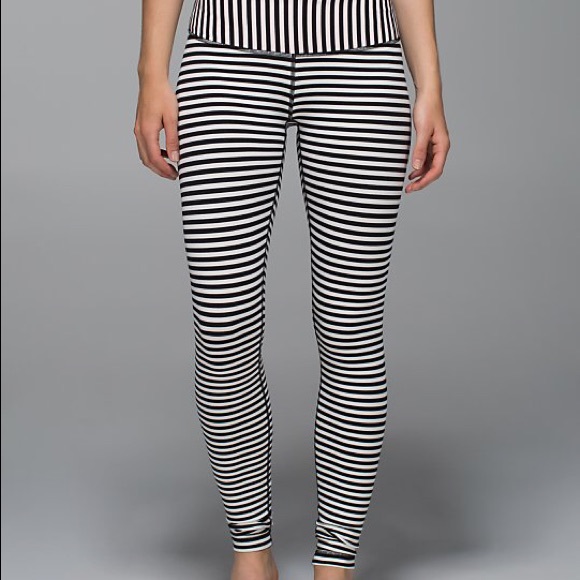 Lululemon striped Wunder Under size 4 grapefruit