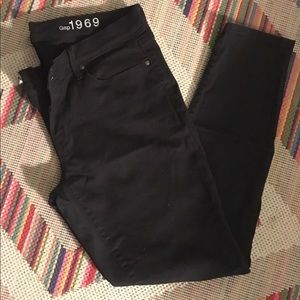 Gap 1969 legging jeans. Gently used, size 30.