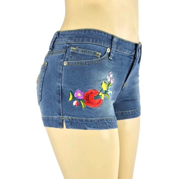 Embroidered denim shorts - Picture 1 of 4