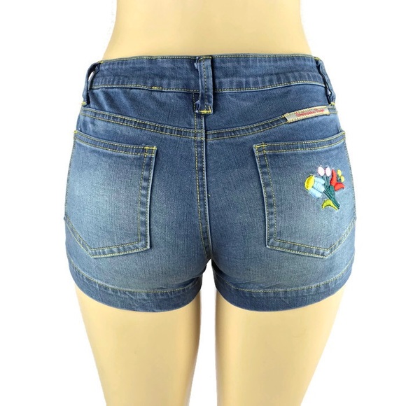 Embroidered denim shorts - Picture 4 of 4