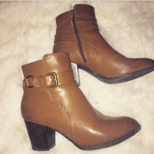 Brown Bass ankle boots size 8.5