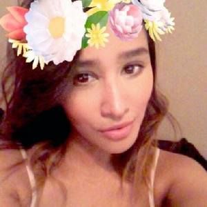 Meet your Posher, Roxanne