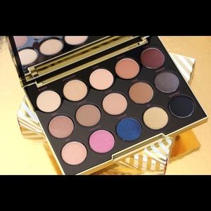 BN Urban Decay x Gwen Stefani Eyeshadow Palette