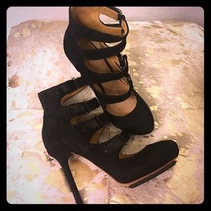 Sexy suede pump!