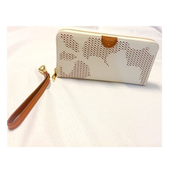 NEW! Fossil Leather Sydney Wallet/Wristlet-2 in 1! - Picture 2 of 4