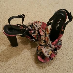 Cute little bowed heeled sandals