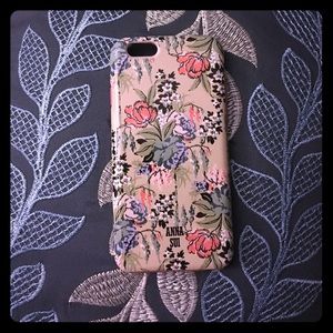 Anna sui iPhone 6 case
