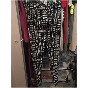 Black leggings with tribal print