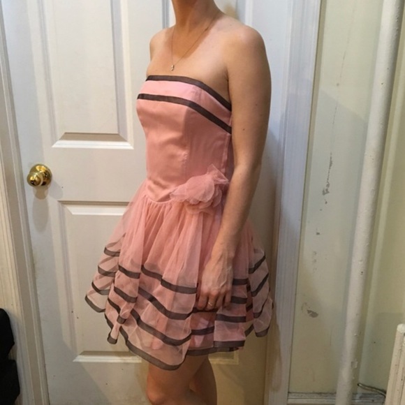 Betsey Johnson Dresses & Skirts - Betsey Johnson Pink Tulle Strapless Dress