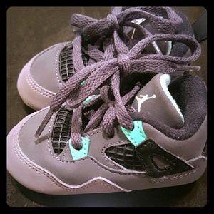 Jordans mint green 4's