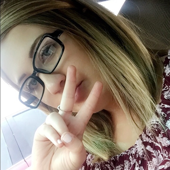 Meet your Posher, Kailey - Picture 1 of 1