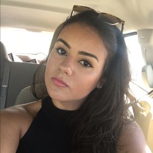 Meet your Posher, Aline