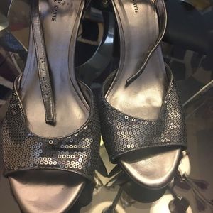 Women Silver sequin heels