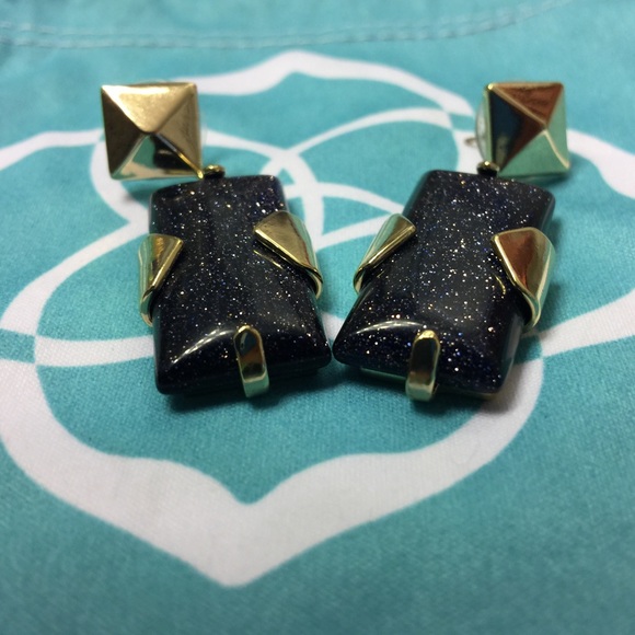 Rare Kendra Scott black shimmer earrings