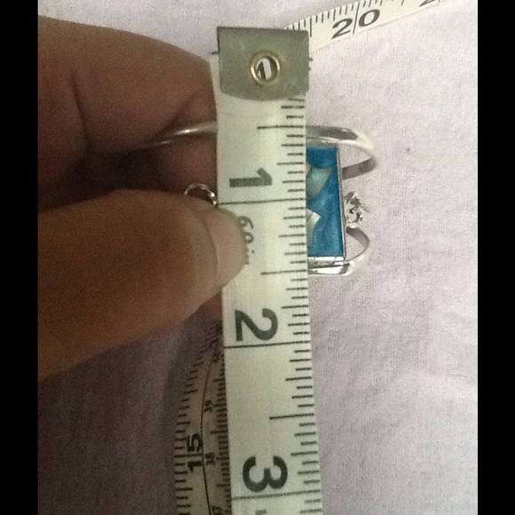 Sterling silver cuff bracelet. - Picture 3 of 4