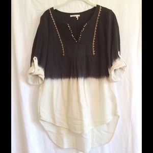 White& navy Floreat Anthropologie tunic cone studs