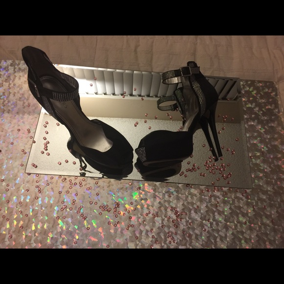Rhinestone studded black heels - Picture 3 of 3