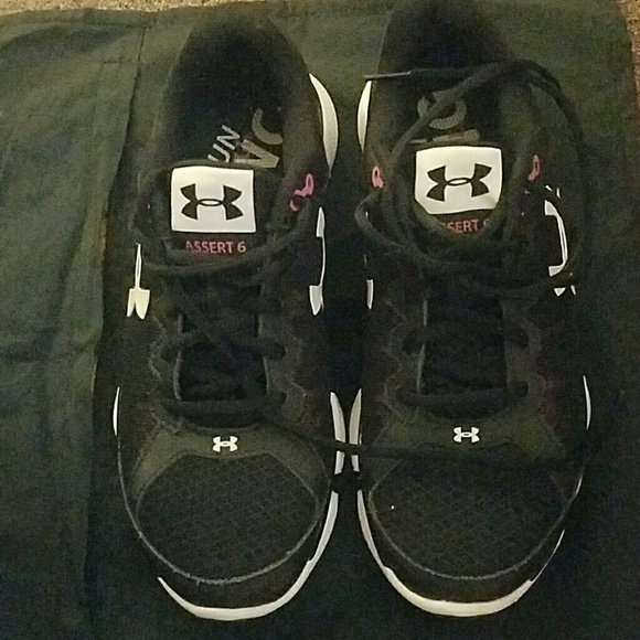 Under Armour Assert 6 Sz 9.5