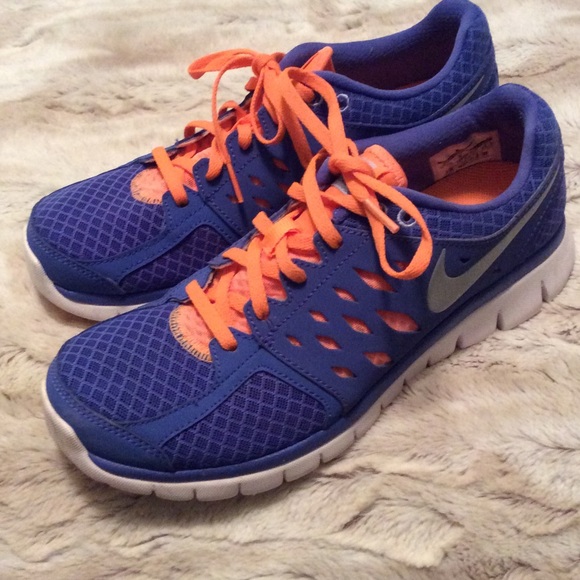 Nike Shoes - Women's Nike Flex Run 2013