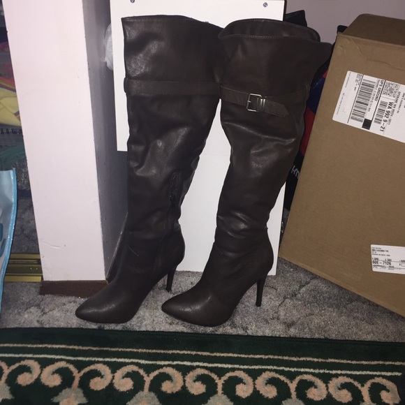 Knee high dark brown boots - Picture 2 of 3