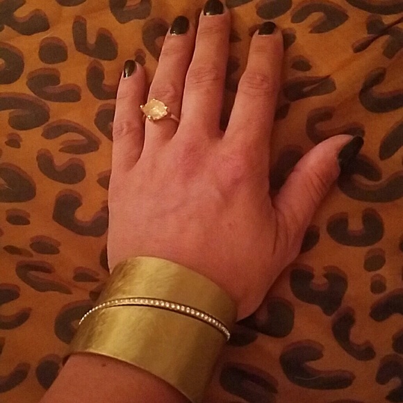 NWOT Gold plated cuff statement bracelet - Picture 3 of 4