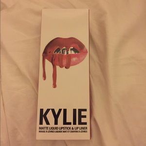 Kylie Jenner lip kit candy k
