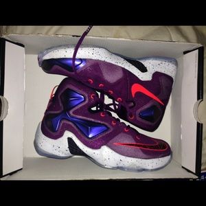 Nike lebrons 13