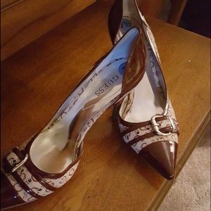 Guess never worn pointed toe heels