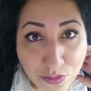 Meet your Posher, Monique